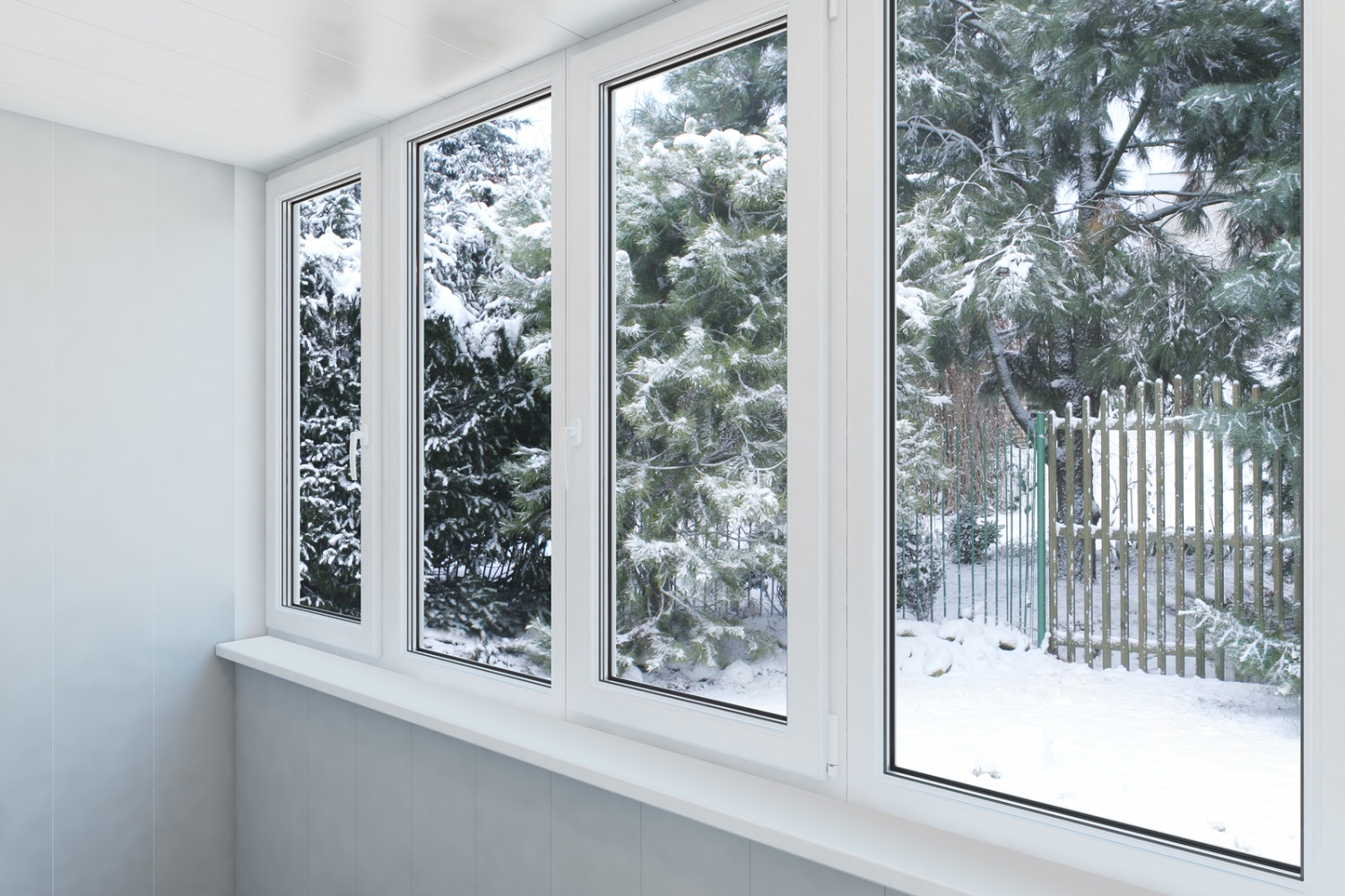 Остекление балкона зимой: взвешиваем все «за» и «против» | Народные Балконы